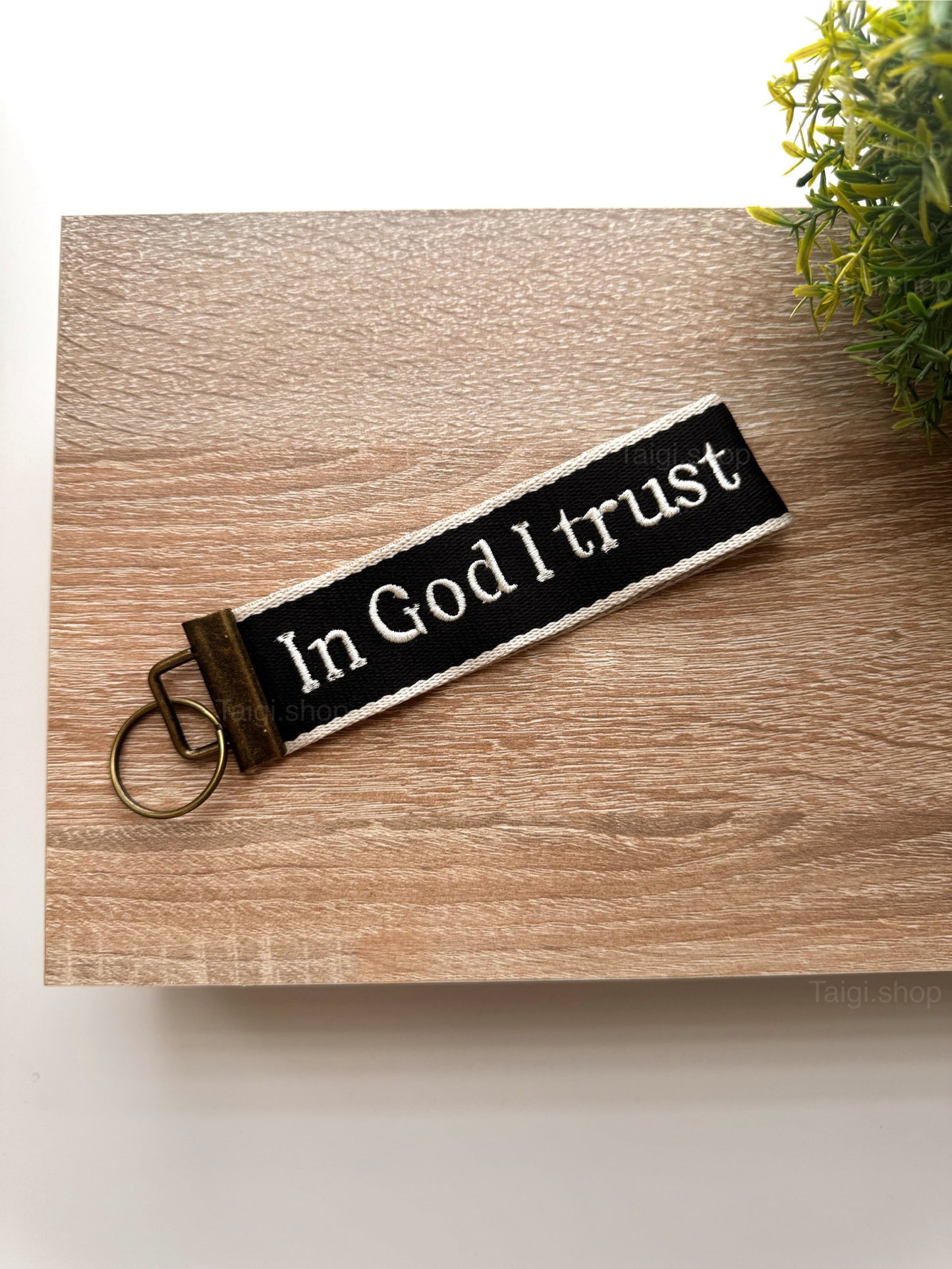 In God I trust | Embroidered Christian Keychain